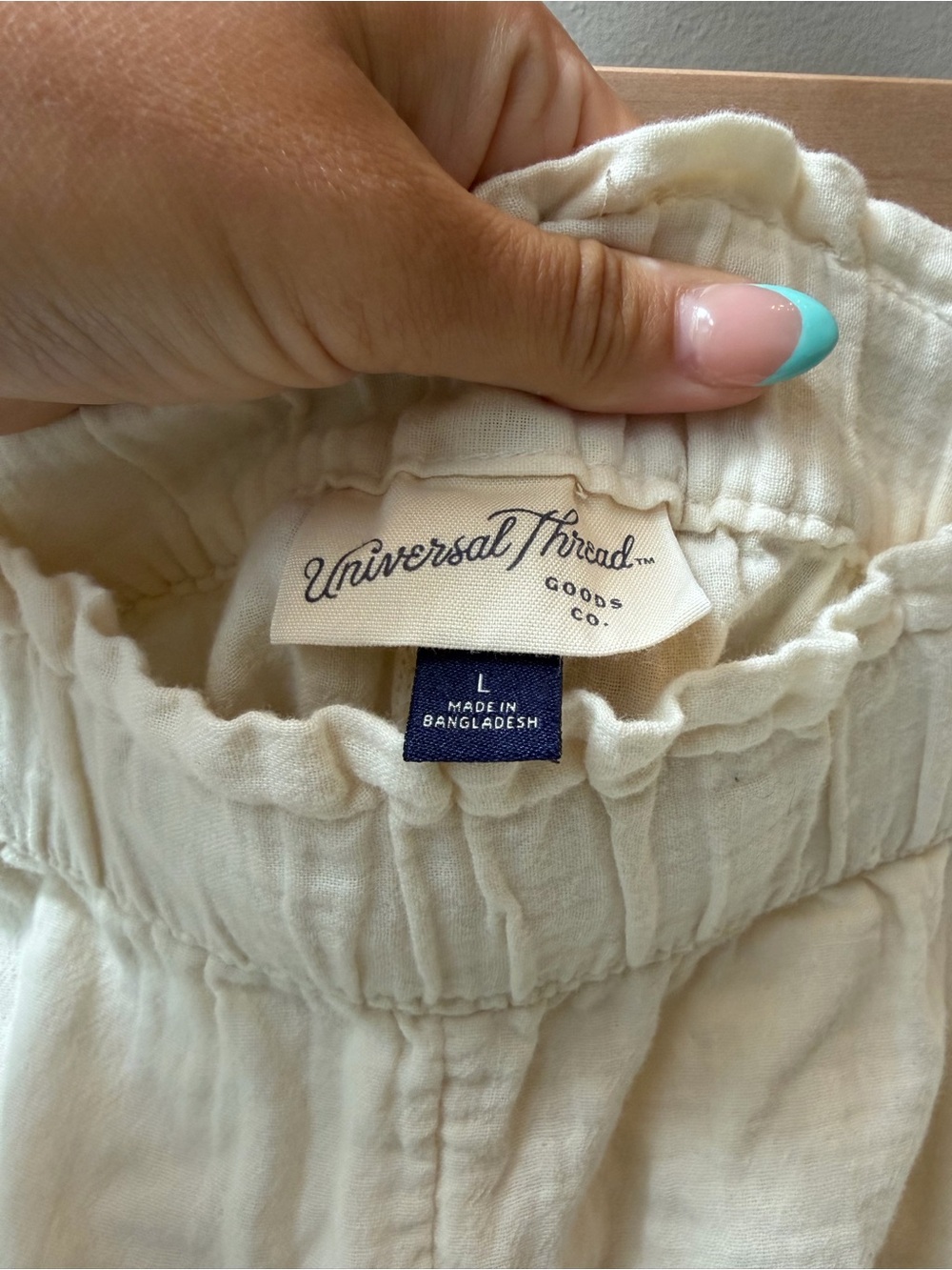 Universal Thread Cream Woven Athletic Shorts - Picture 2 of 3
